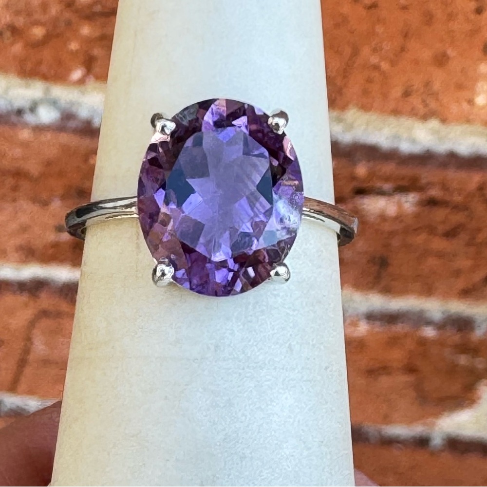 925 Oval Amethyst Ring